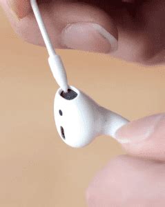 how to stop airpods from leaking sound|Why do My AirPods Leak Sound